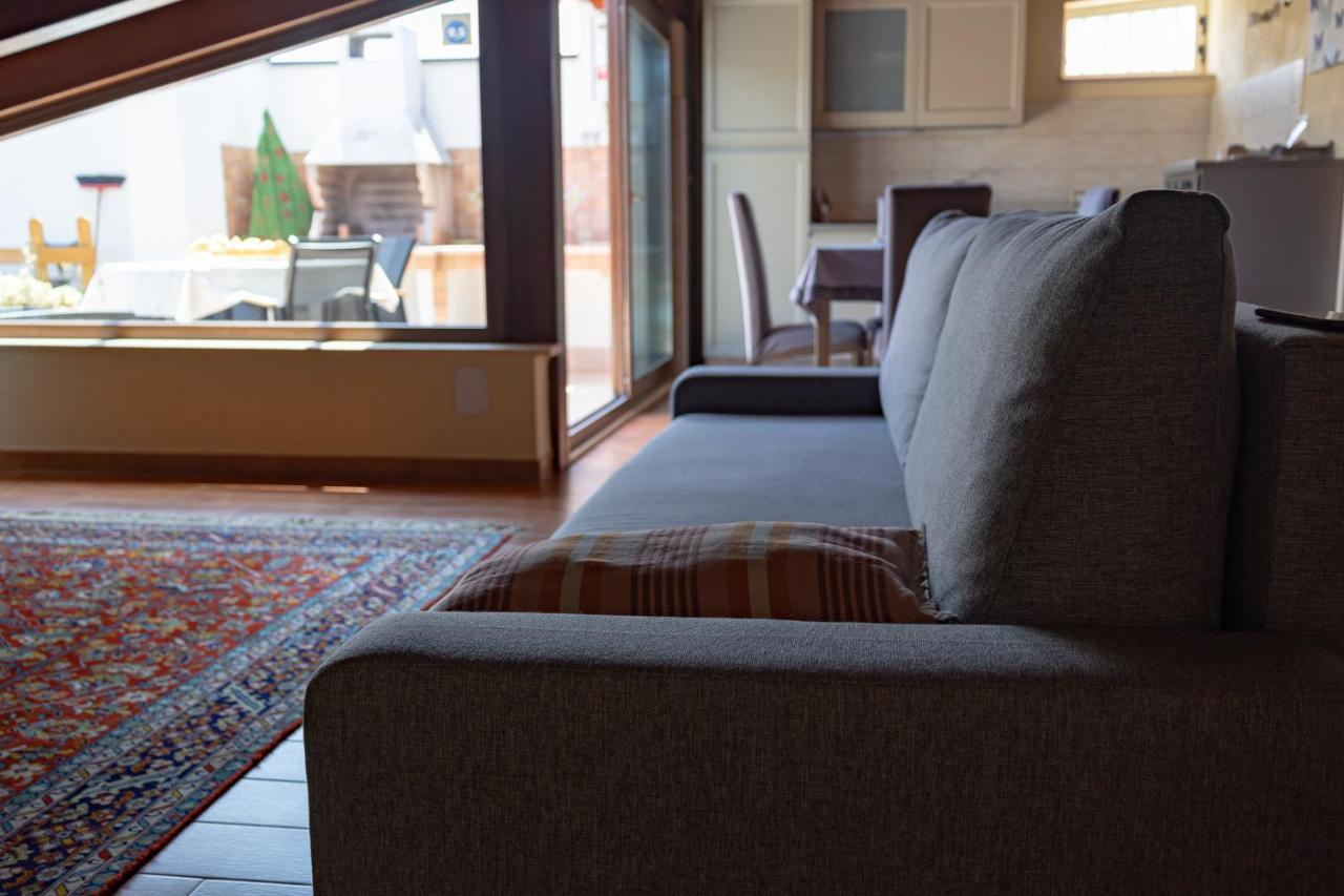 Mansarda In Centro Apartment Capri Leone Екстериор снимка